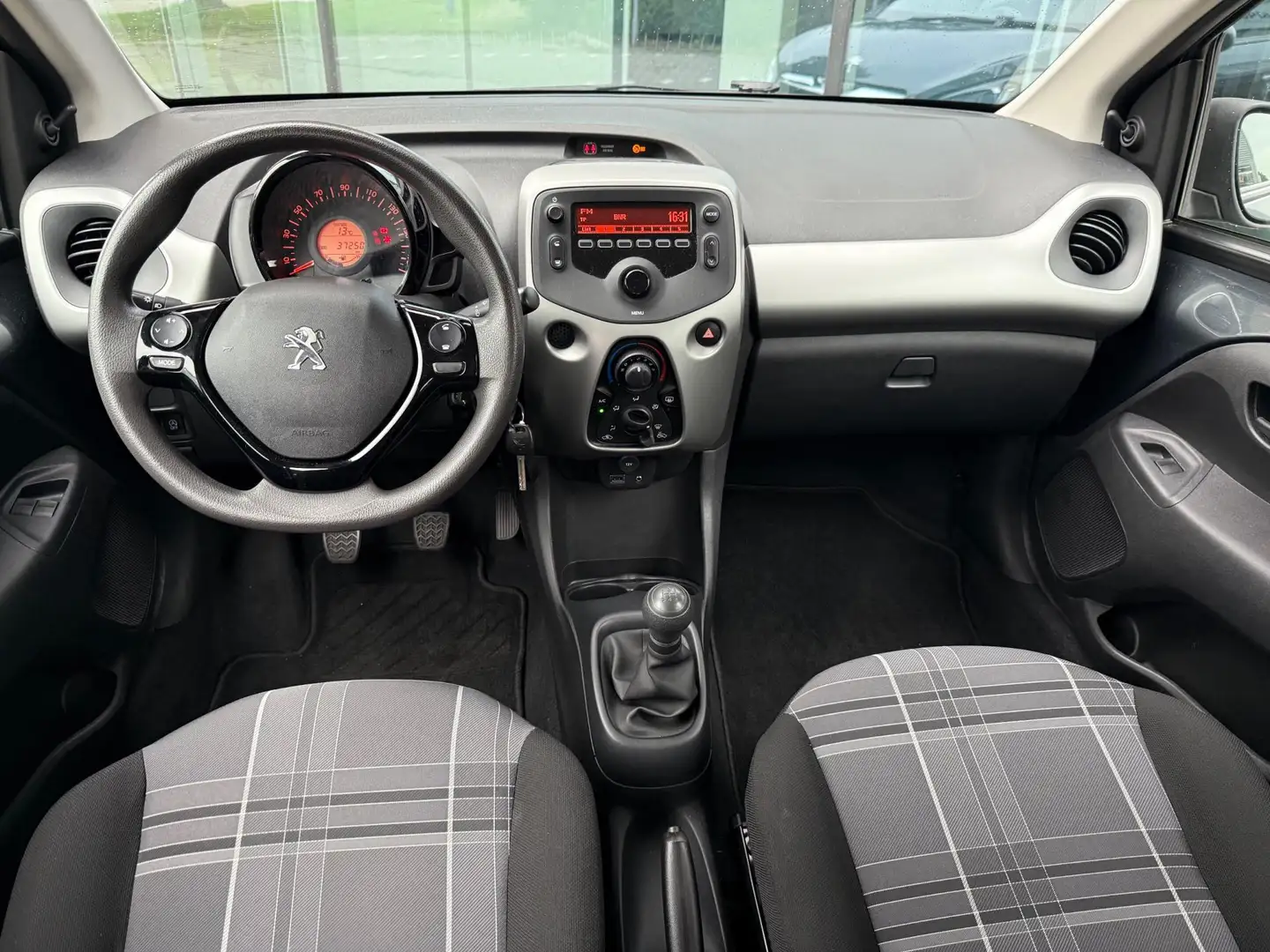 Peugeot 108 1.0 e-VTi Active Pack Premium - Airco - Media - Or Gris - 2