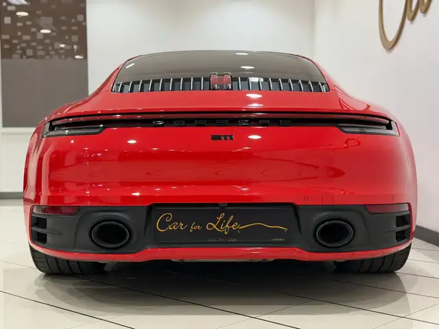 Porsche 911 view 10
