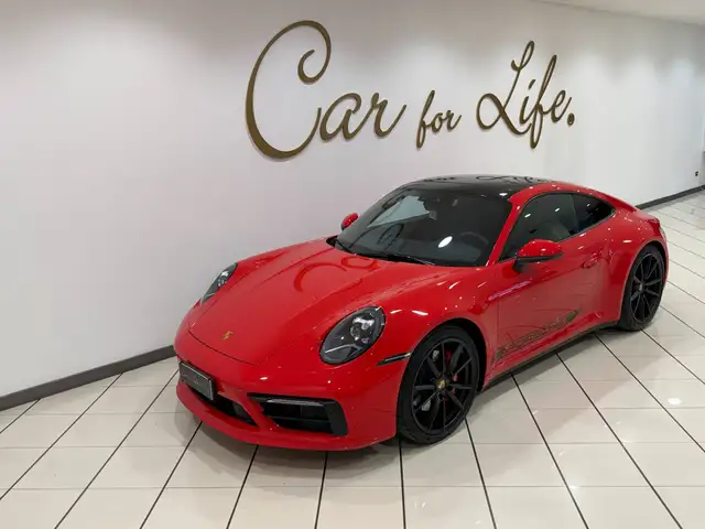 Porsche 911 view 3
