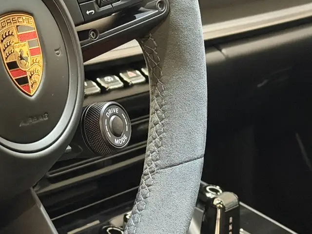 Porsche 911 view 15