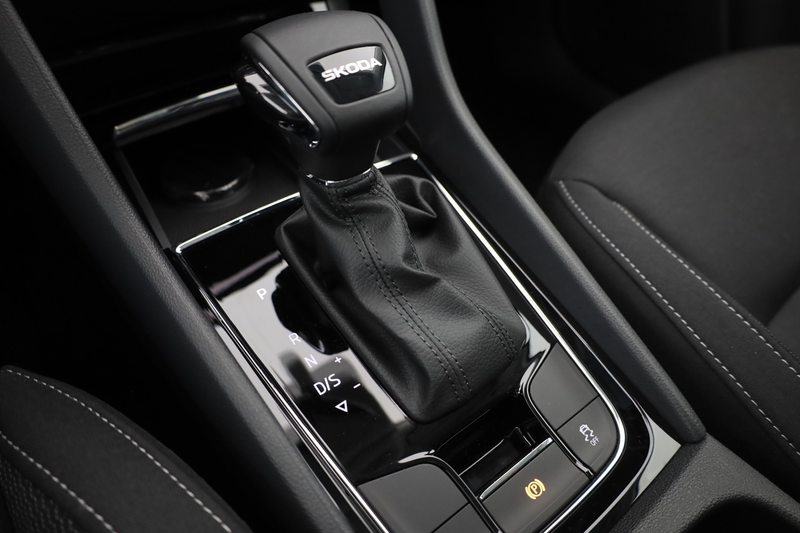 Skoda Karoq 1.5 TSI DSG LED Navi Kamera AHK — photo 14