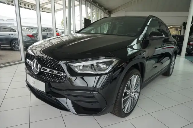 Mercedes-Benz GLA 250 e AMG Line AMG Pano Night MBUX Distr Navi