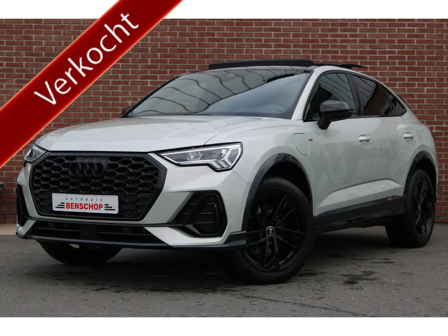 Audi Q3 Sportback 45 1.4 245PK TFSI e S Edition |PANO-DAK| Grijs - 1