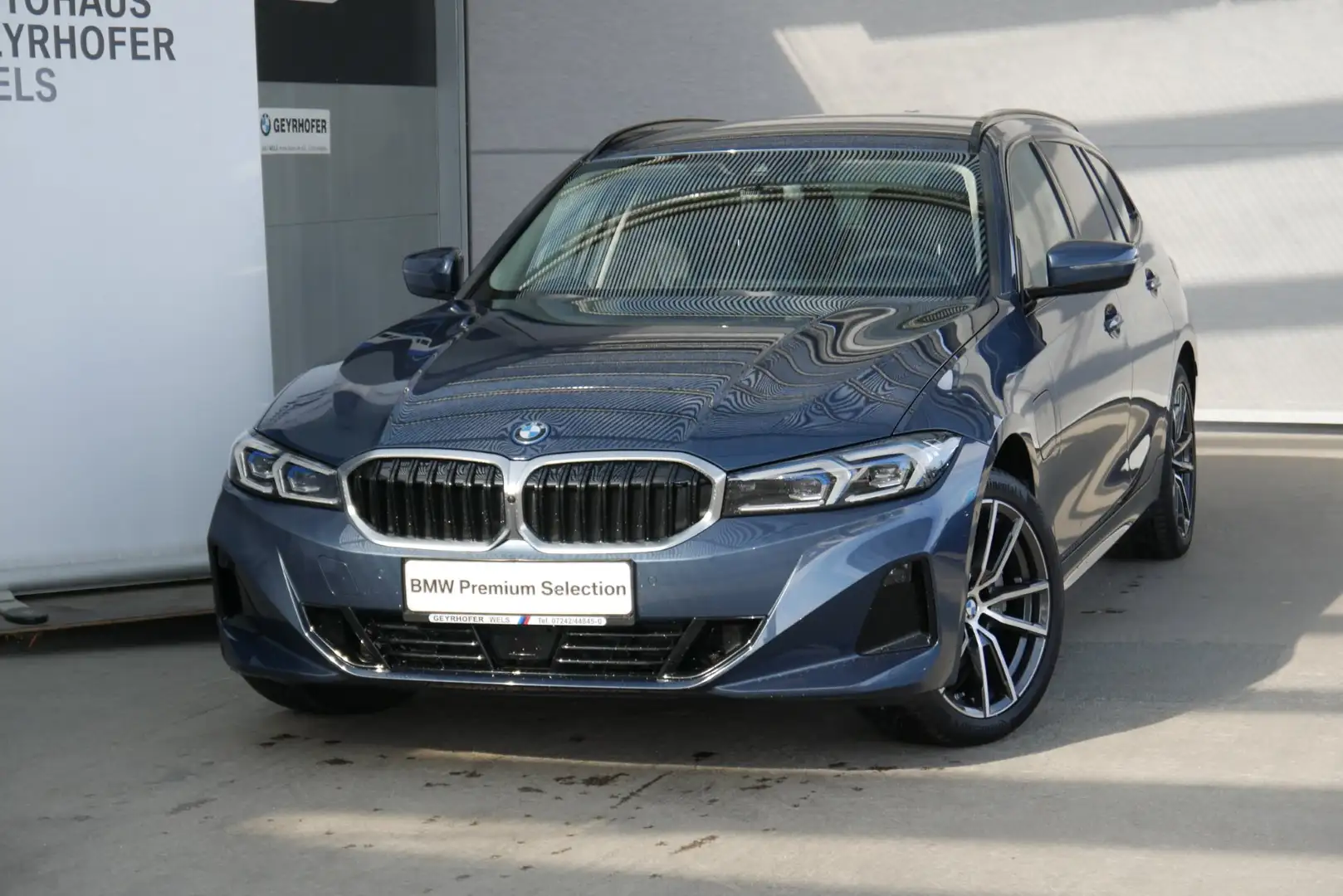 BMW 330 e xDrive *Innovationspaket/AHK/Sportsitz/360°/ACC/Adapt. LED/Repair Inclusive* Blau - 2