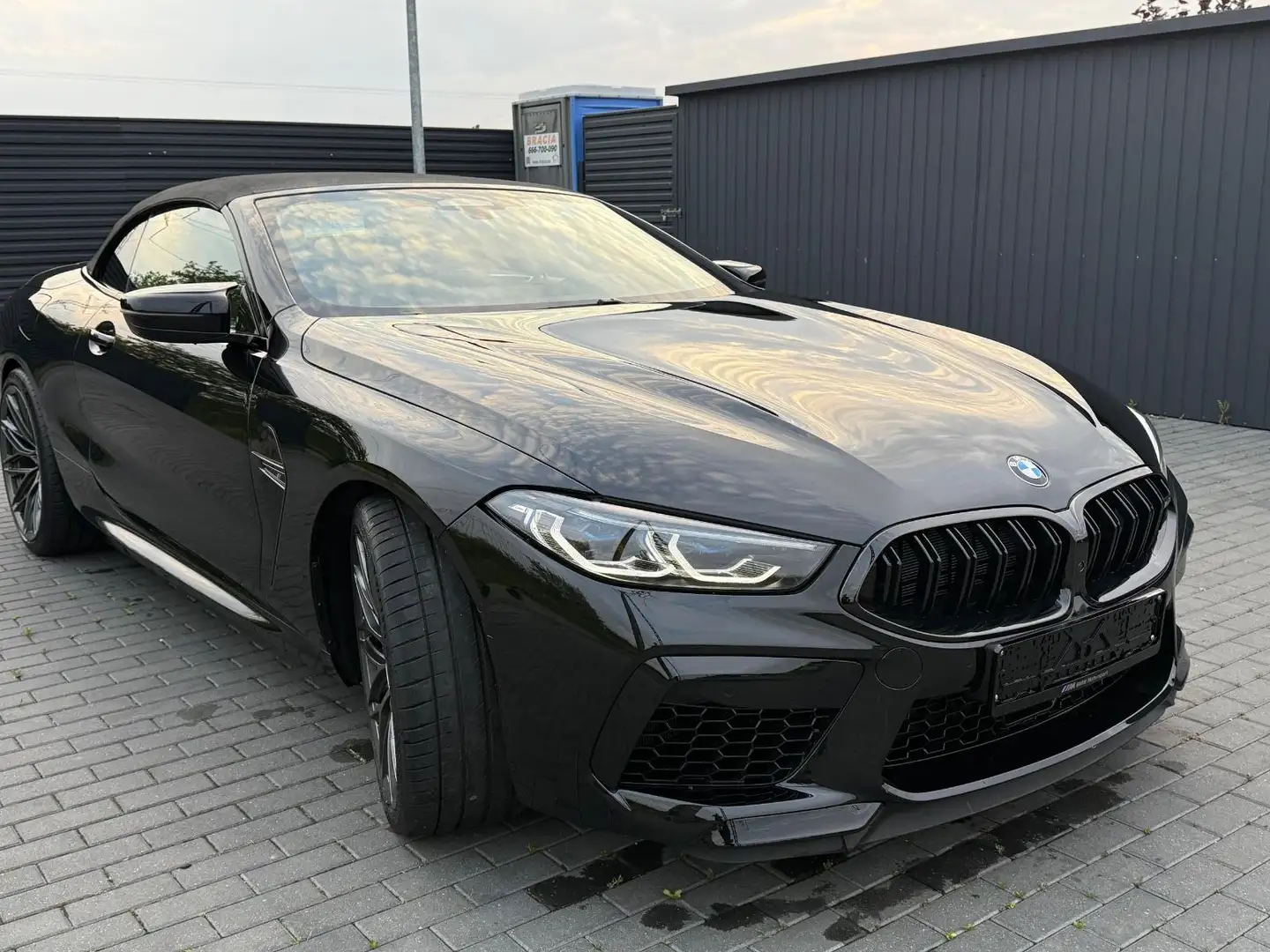BMW M8 Cabrio COMPETITION/LASER/B&W/360°/SOFTCLOSE Schwarz - 1