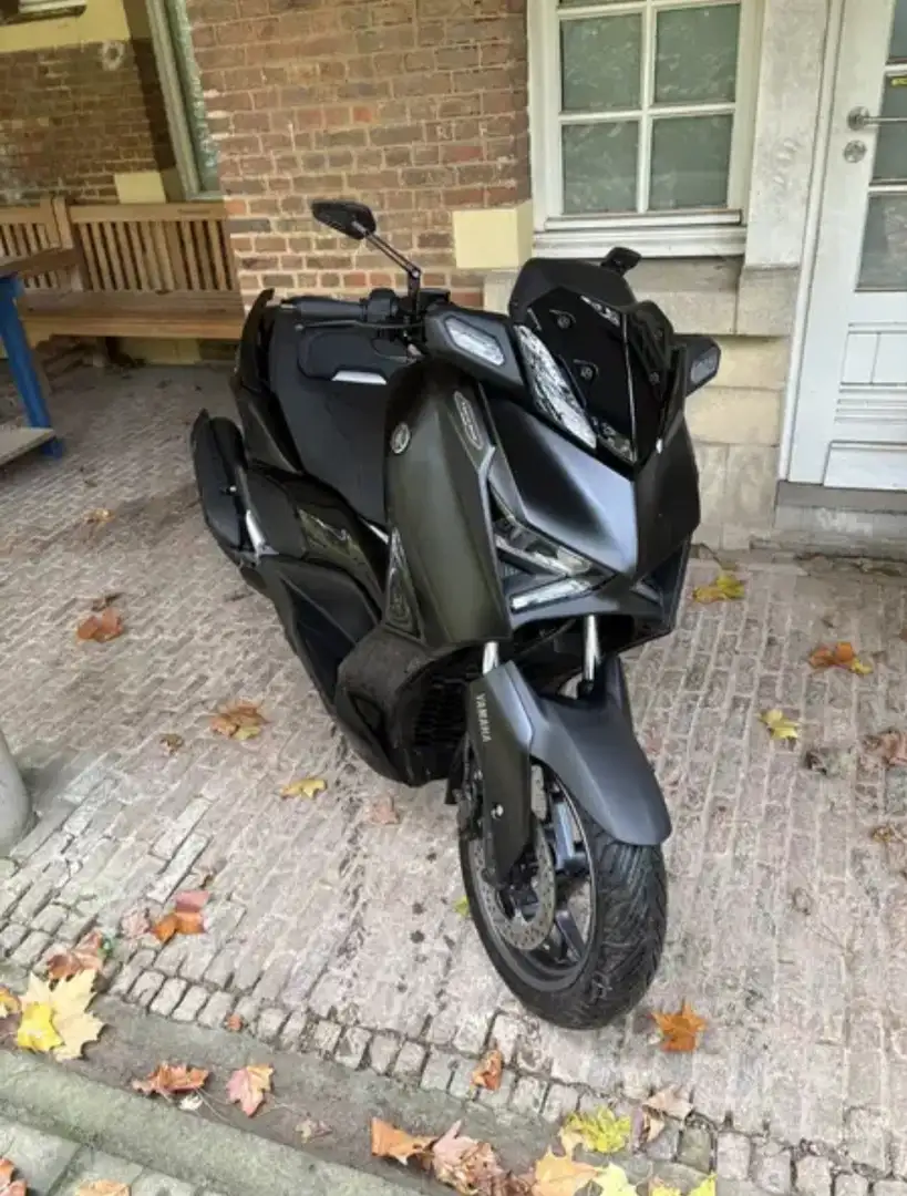 Yamaha X-Max 125 Schwarz - 1
