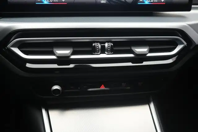 BMW 3 Series view 18