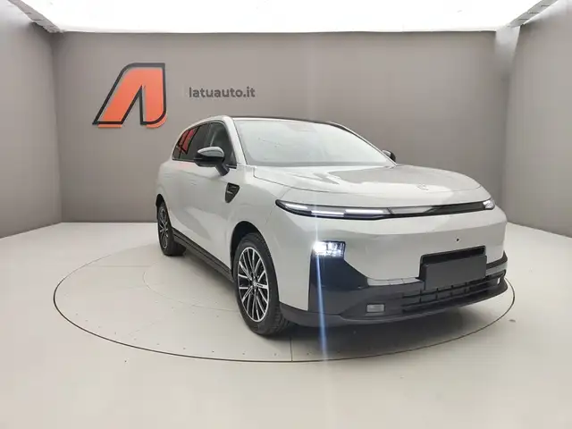 Leapmotor B10 view 4