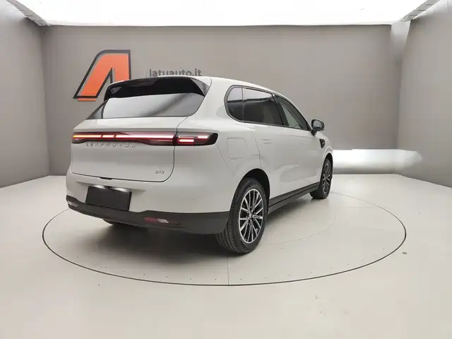 Leapmotor B10 view 8