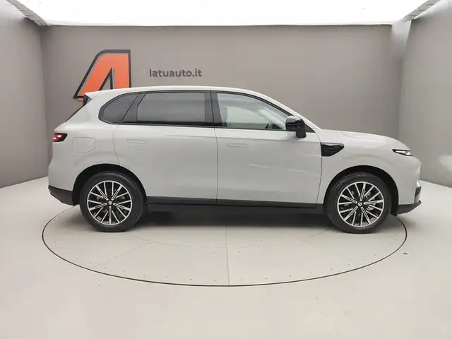 Leapmotor B10 view 9