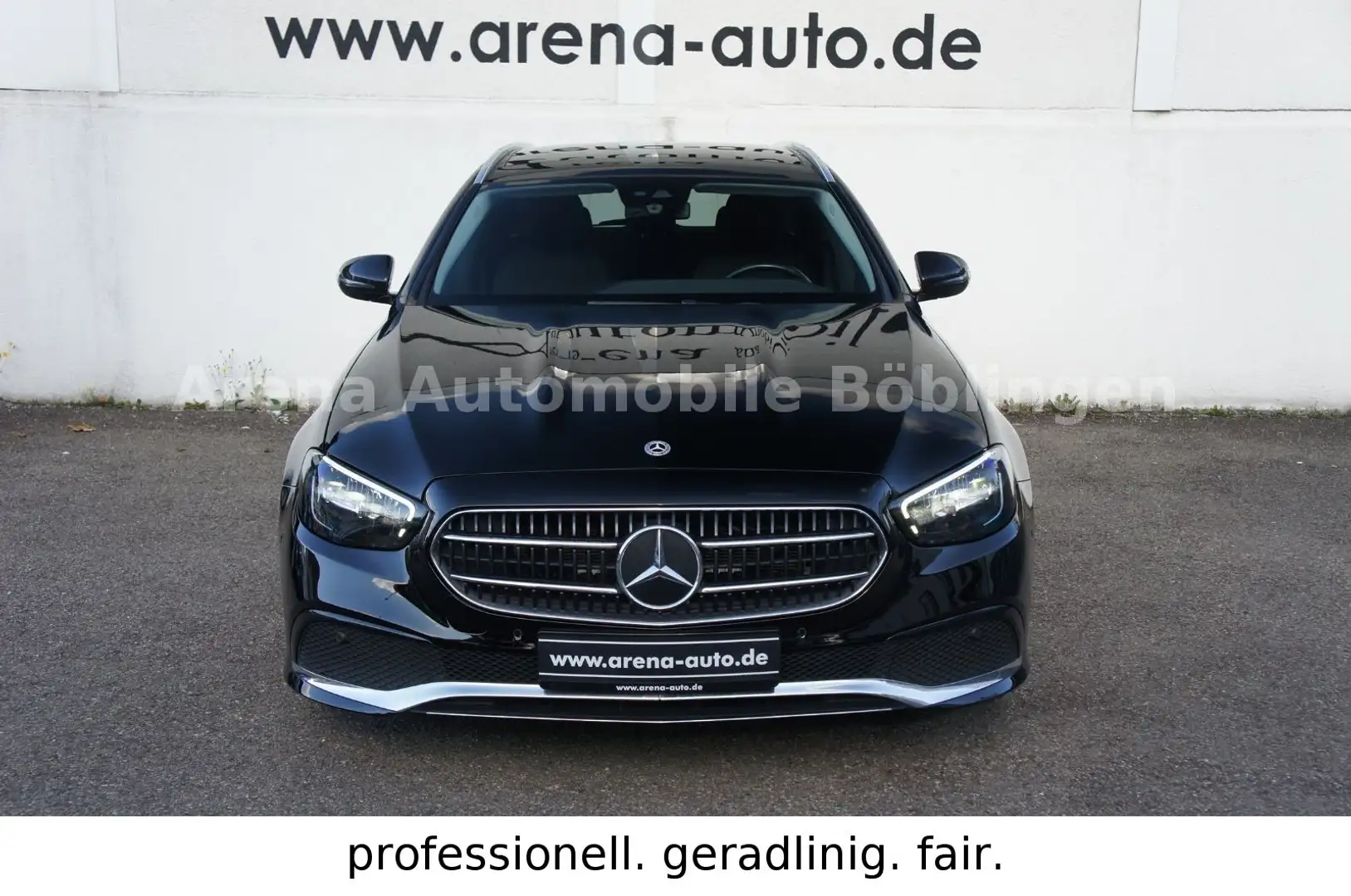 Mercedes-Benz E 220 d T Avantgarde Aut.*PANO*AHK*LED*VIRTUAL* Noir - 2