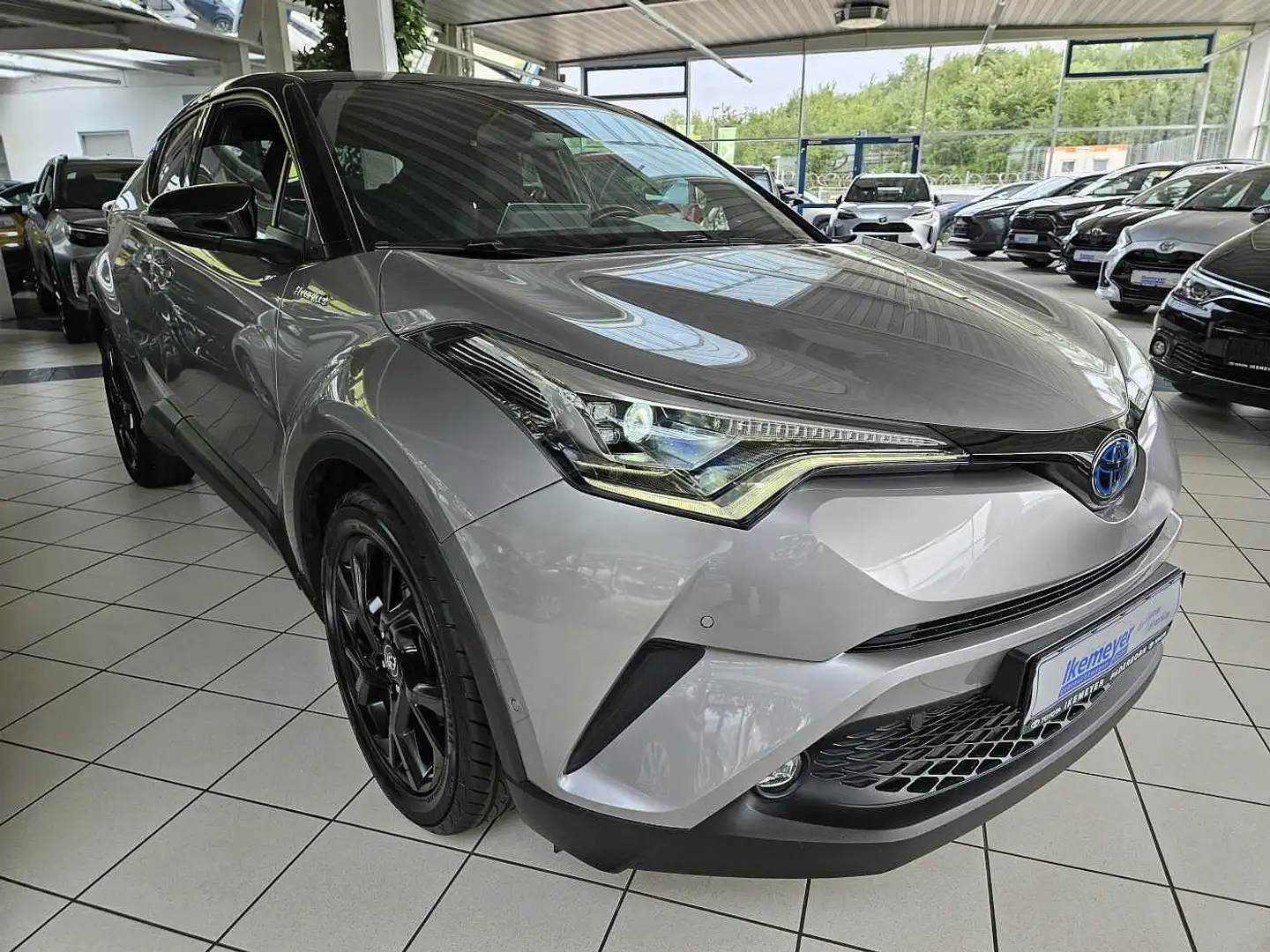 Toyota C-HR Hybrid Style Selection AHK LED Navi JBL-Sound 18Zo Grau - 2
