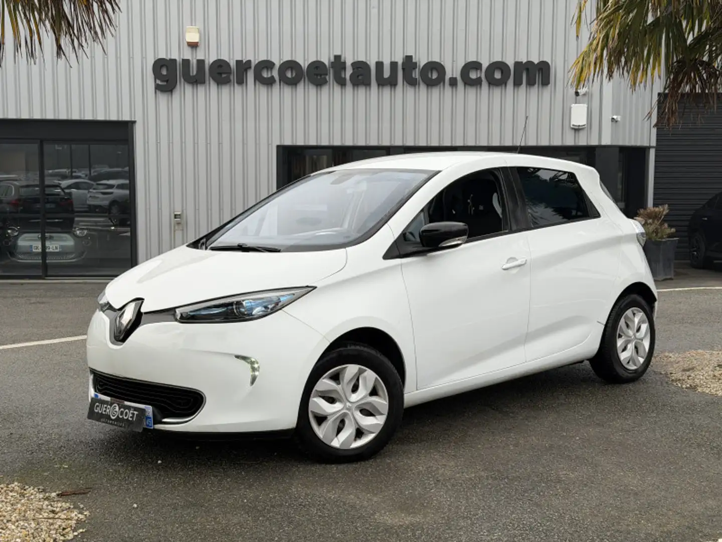 Renault ZOE LIFE CHARGE NORMALE ACHAT INTEGRAL Blanc - 1