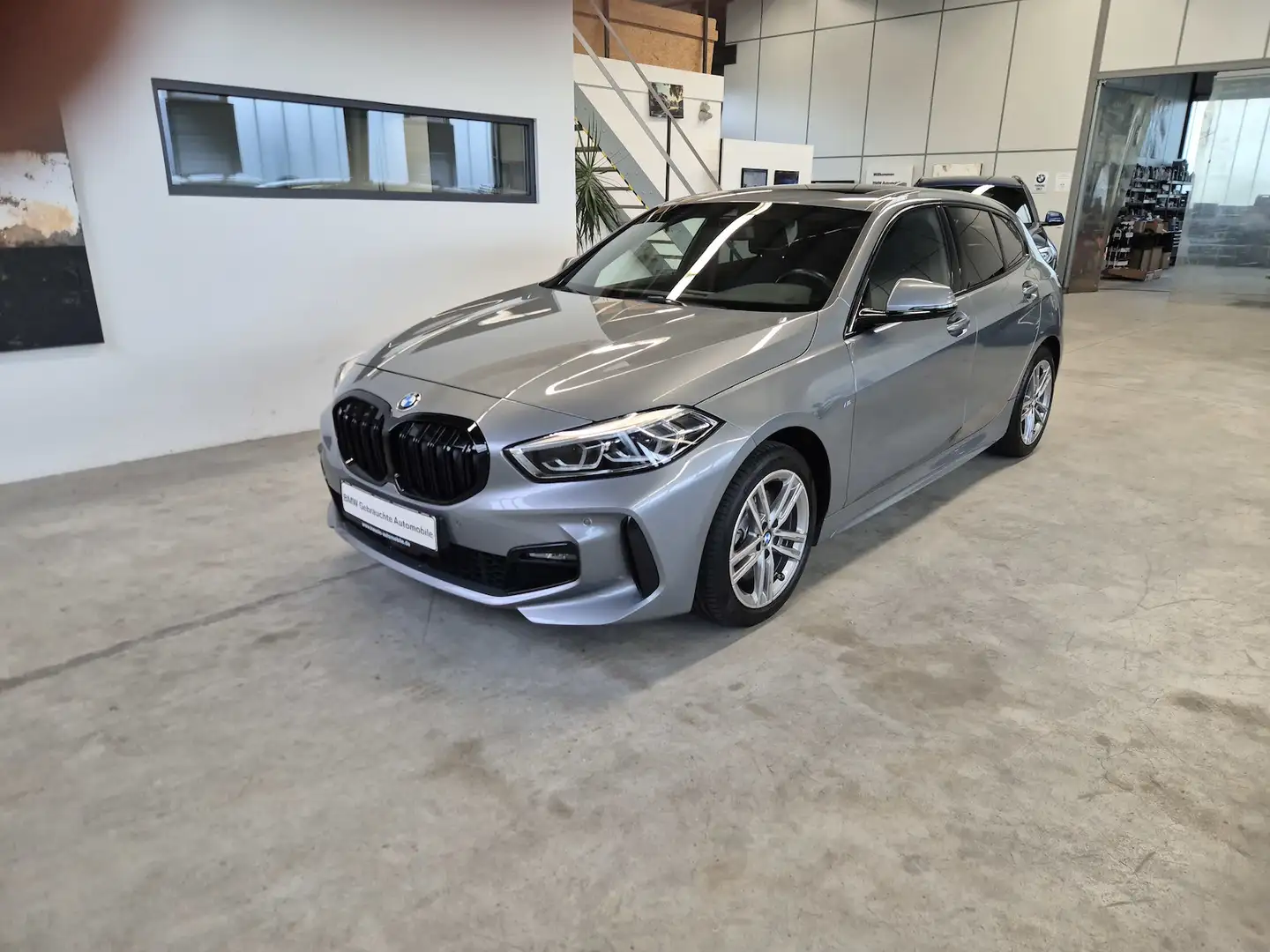 BMW 120 120i M Sport /NAVI/LED/PANO-SD/HIFI/LCP/18 Zoll Gri - 1