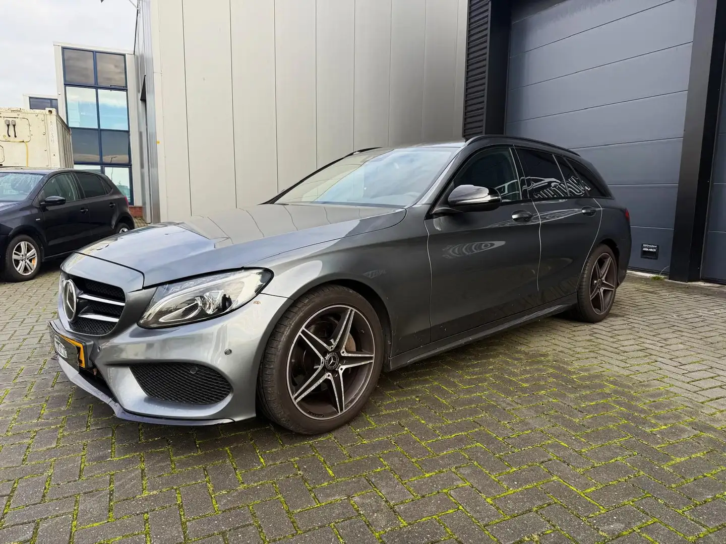 Mercedes-Benz C 220 Estate CDI Premium Plus AMG Line Grijs - 2