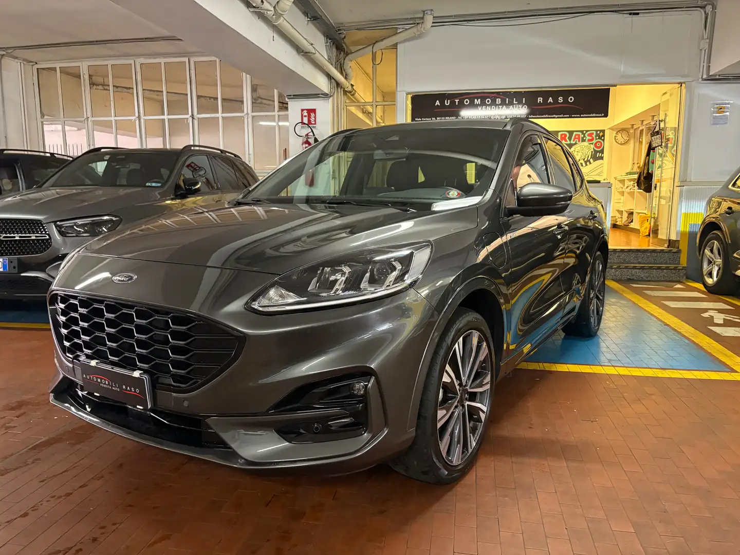 Ford Kuga Kuga 2.5 phev ST-Line X 2wd 225cv cvt Grijs - 1