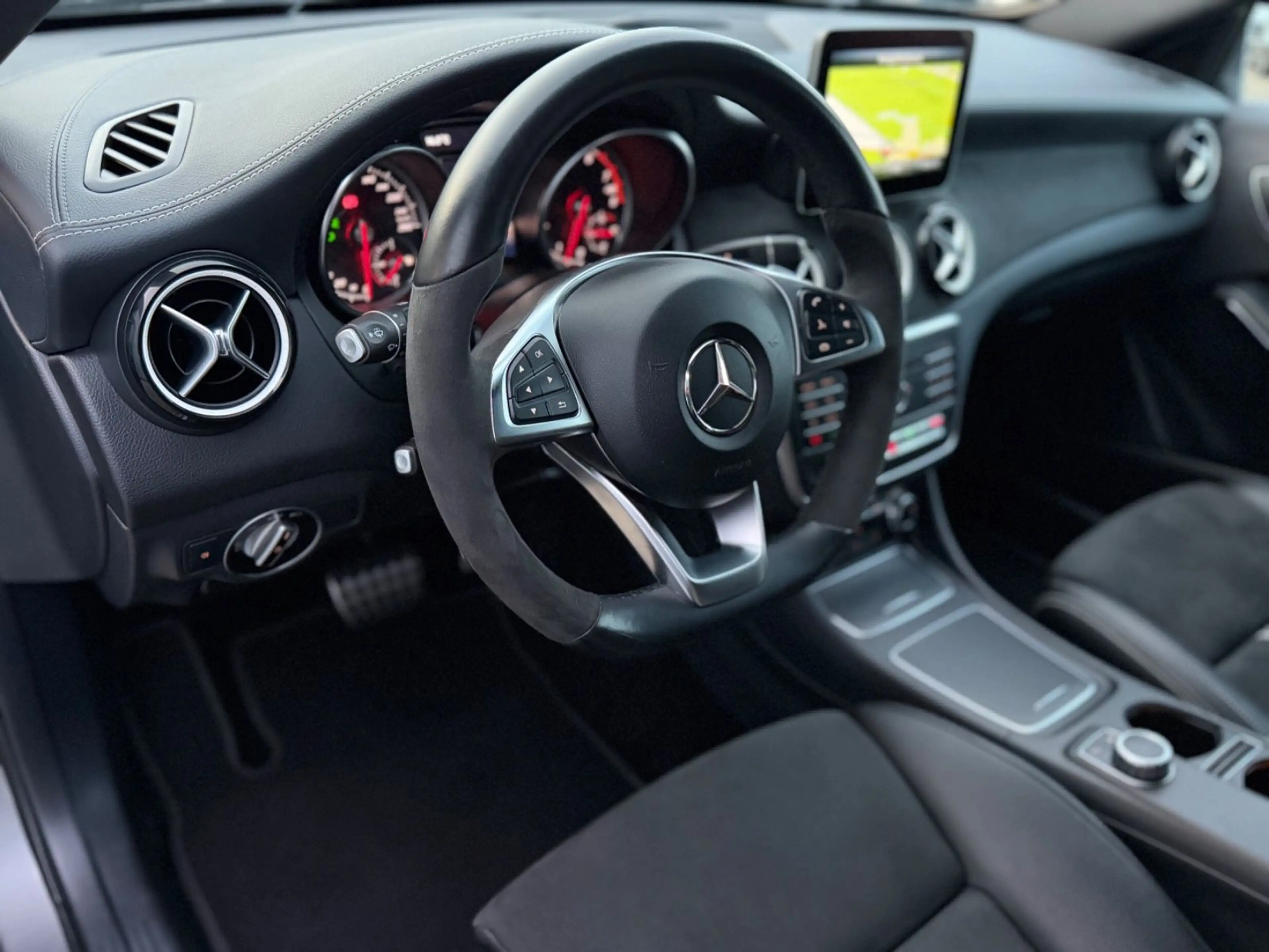 Mercedes-Benz A 180 AMG Line Automatik Sportsitze 18"AMG LED — photo 12