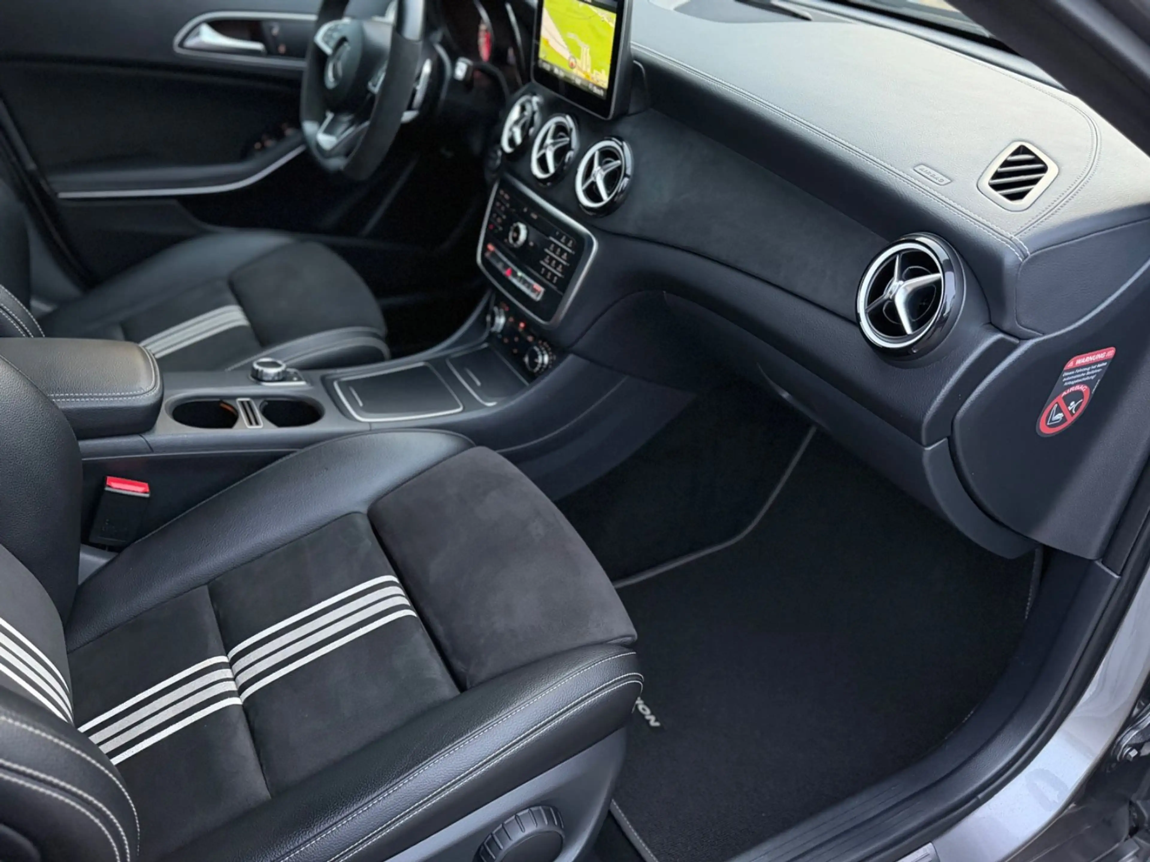 Mercedes-Benz A 180 AMG Line Automatik Sportsitze 18"AMG LED — photo 14