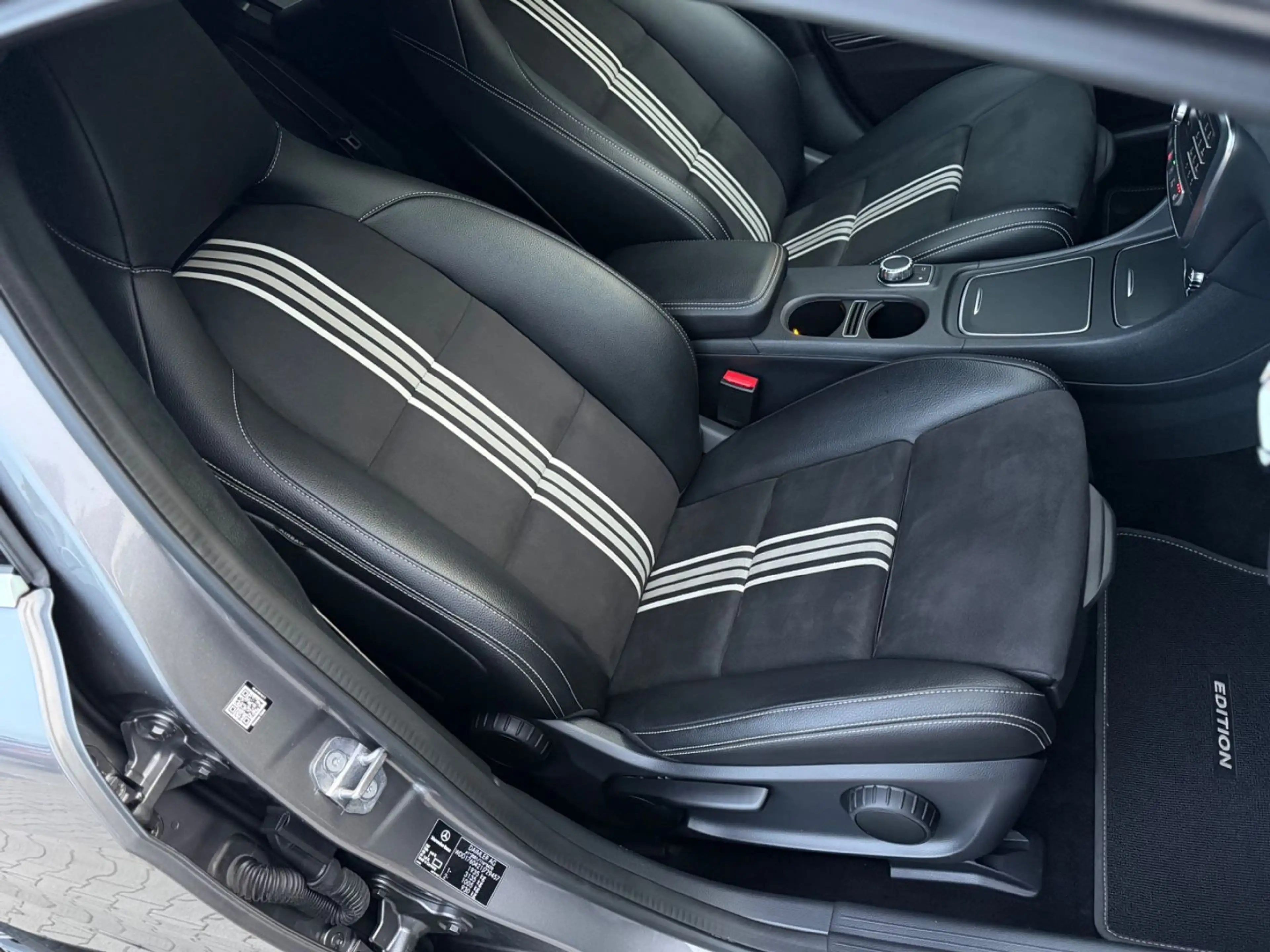 Mercedes-Benz A 180 AMG Line Automatik Sportsitze 18"AMG LED — photo 13