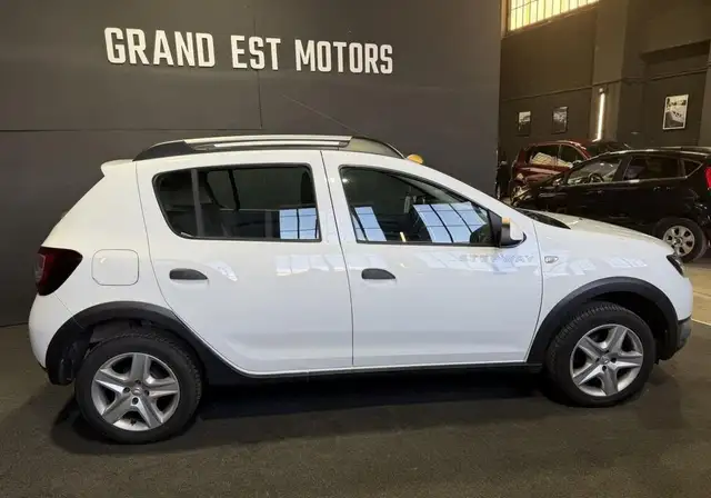 Dacia Sandero view 7
