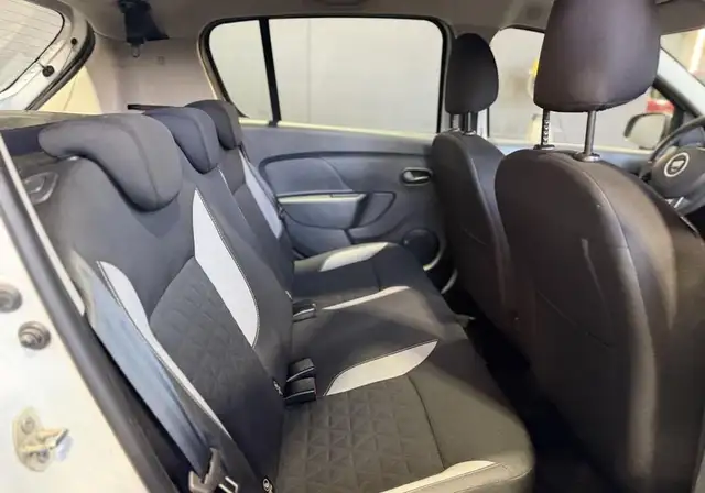 Dacia Sandero view 13