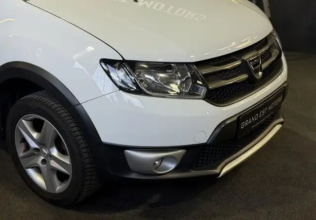 Dacia Sandero view 2