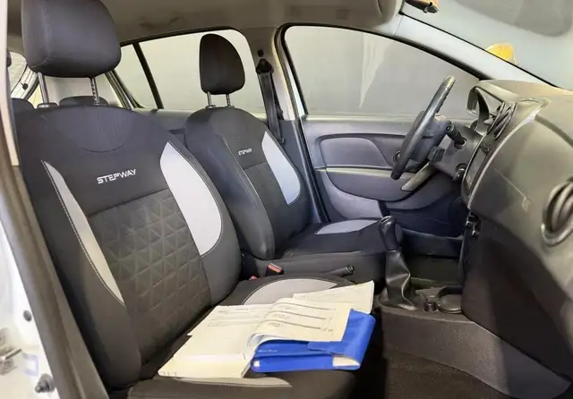 Dacia Sandero view 8