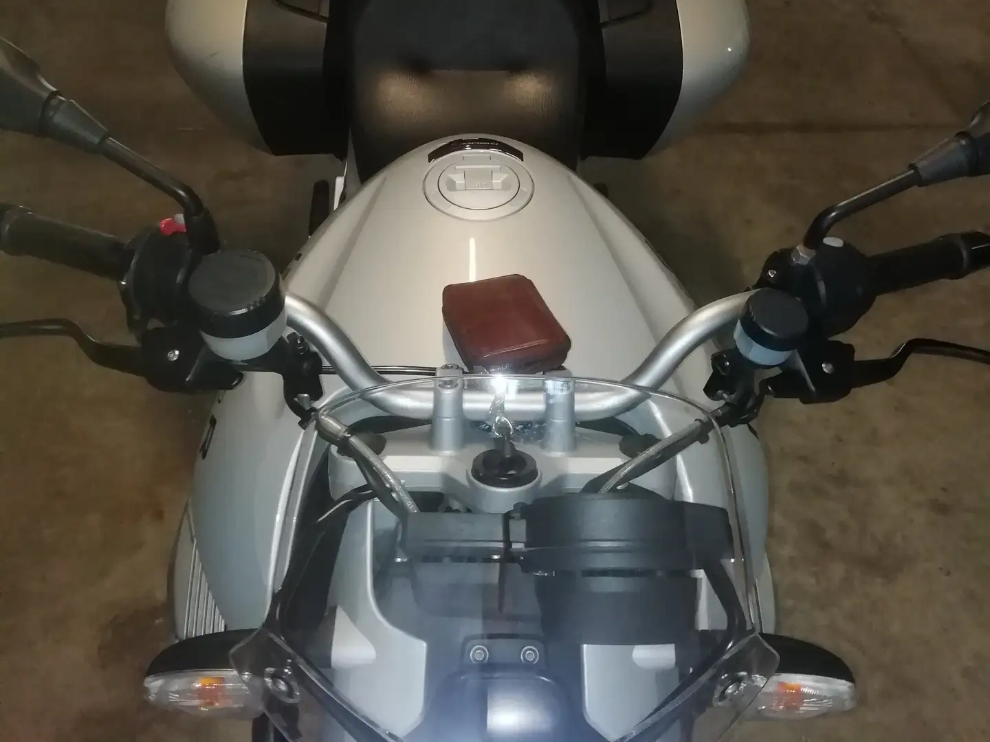 BMW R 1200 R Turismo Beige - 2