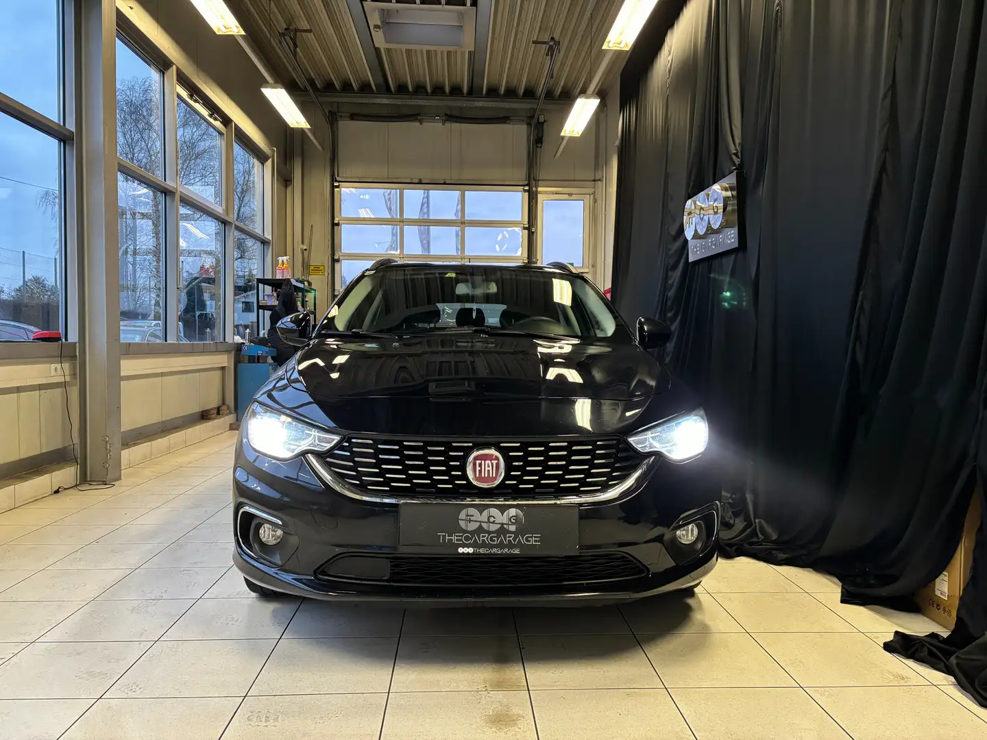 Fiat Tipo Lounge Schwarz - 2