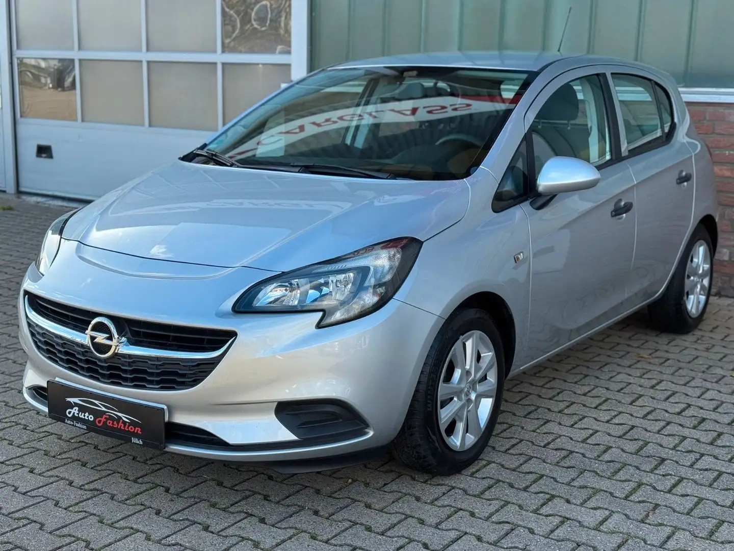 Opel Corsa E Selection Nur 26000 Km 1.HAND Argent - 1