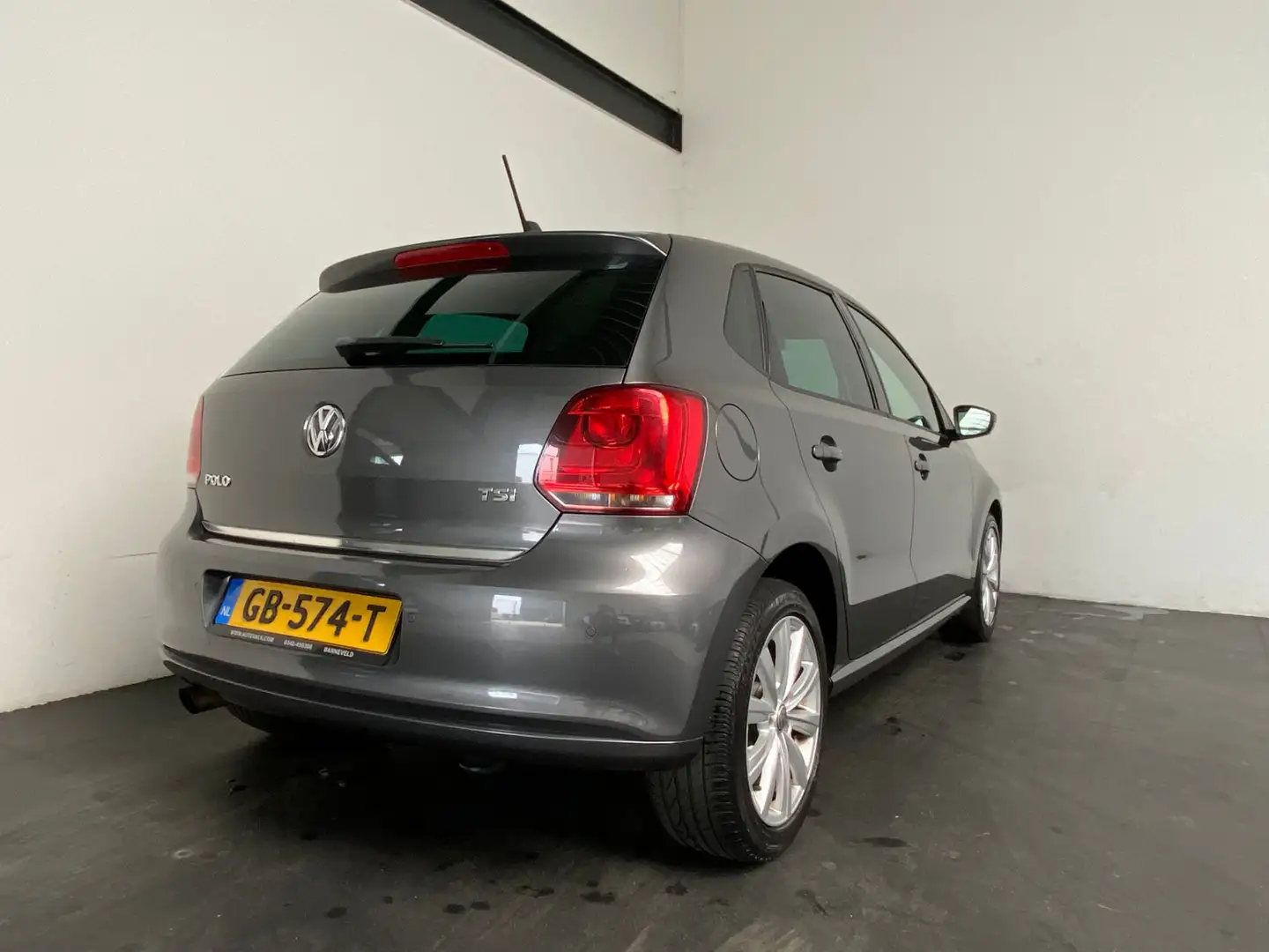 Volkswagen Polo 1.2 TSI Highline Grijs - 2