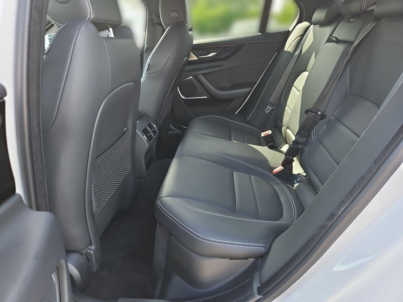 Jaguar XE R-Dynamic HSE/NAVI/Matrix-LED/ACC/Apple/eGSD — photo 12