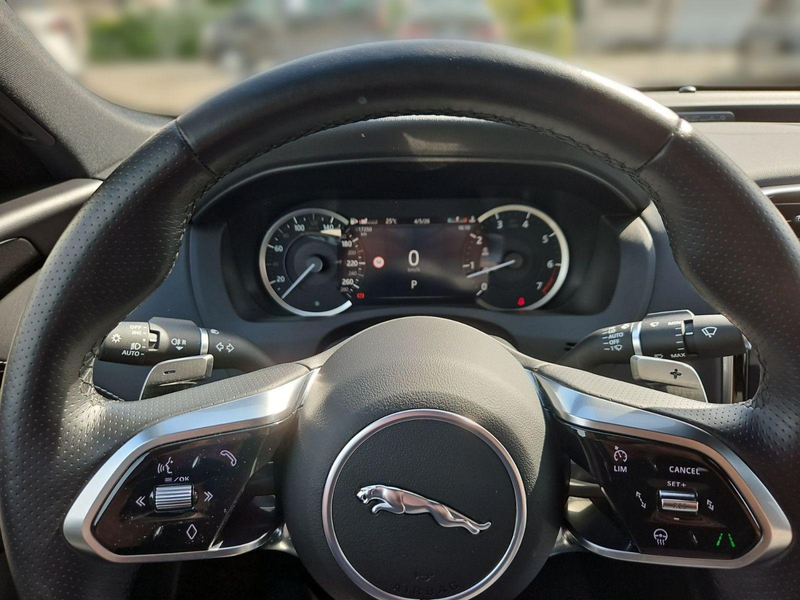 Jaguar XE R-Dynamic HSE/NAVI/Matrix-LED/ACC/Apple/eGSD — photo 9