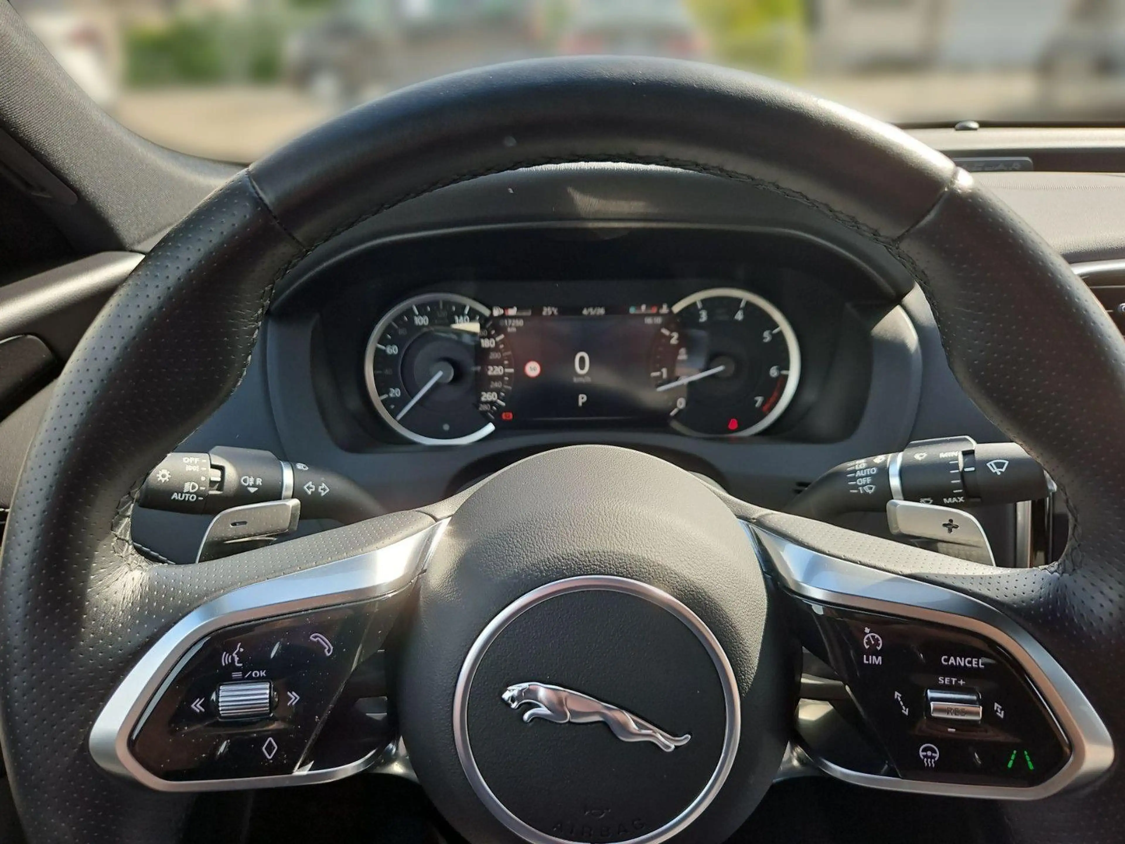 Jaguar XE R-Dynamic HSE/NAVI/Matrix-LED/ACC/Apple/eGSD — photo 9