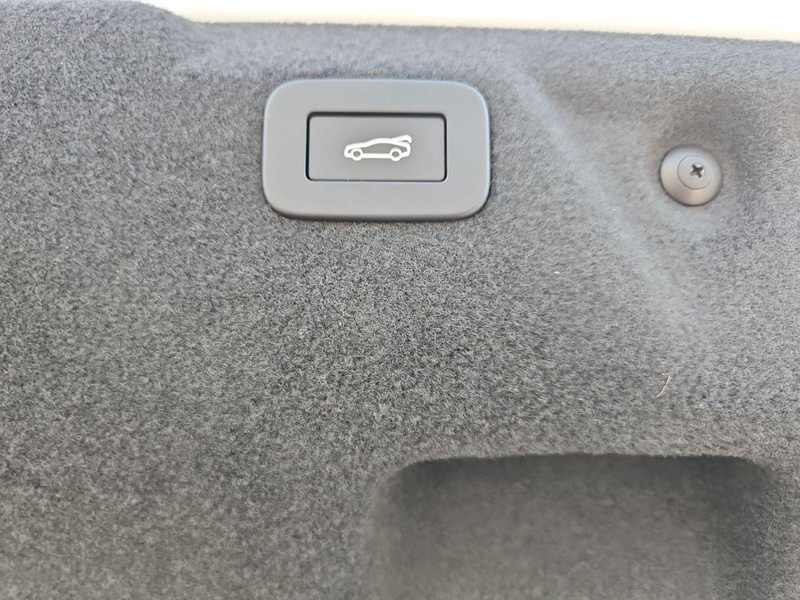 Jaguar XE R-Dynamic HSE/NAVI/Matrix-LED/ACC/Apple/eGSD — photo 14
