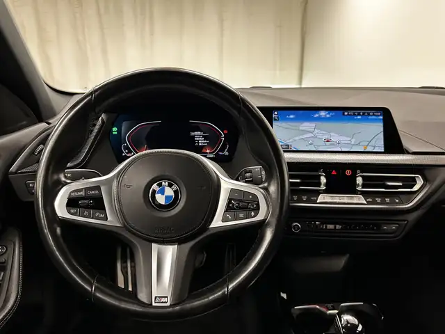 BMW 1 Series view 22
