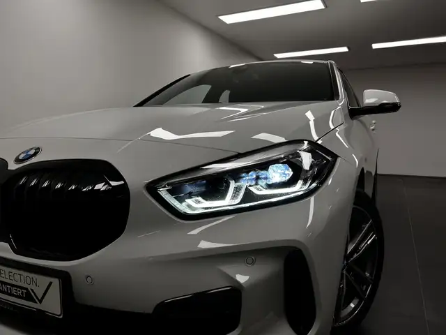 BMW 1 Series view 9