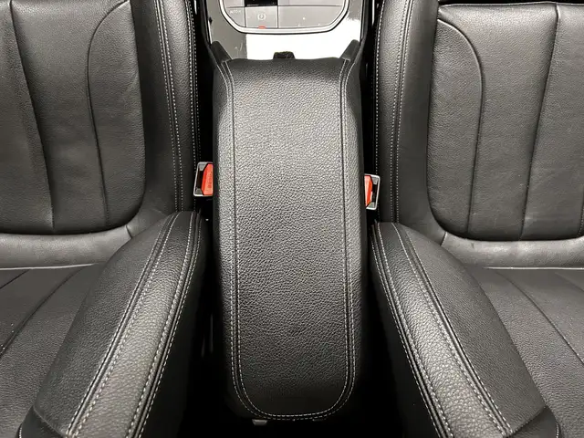 BMW 1 Series view 16