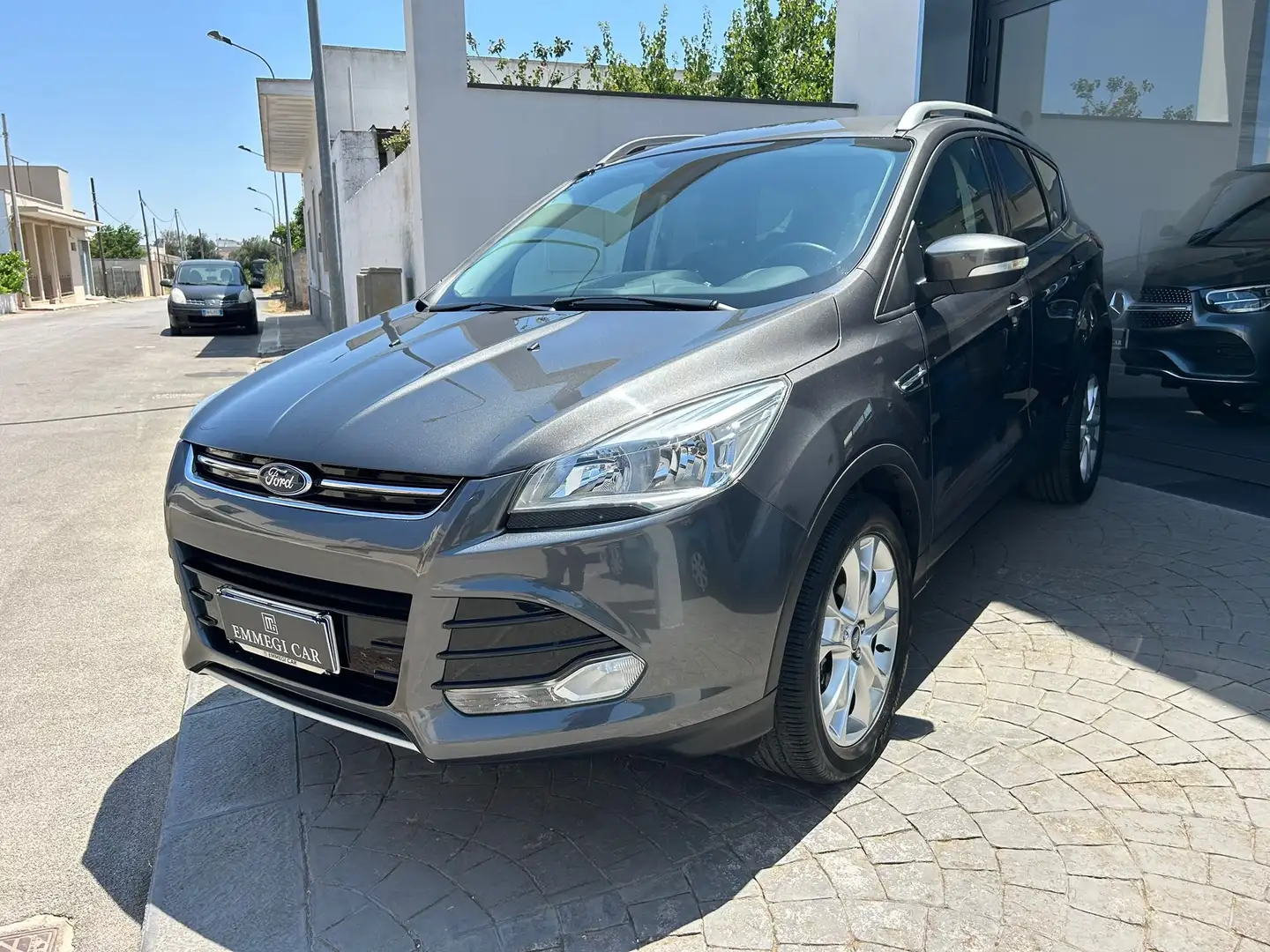 Ford Kuga 2.0 TDCI 120Cv TITANIUM NAVI/RET Km104.000-2016 Gris - 2