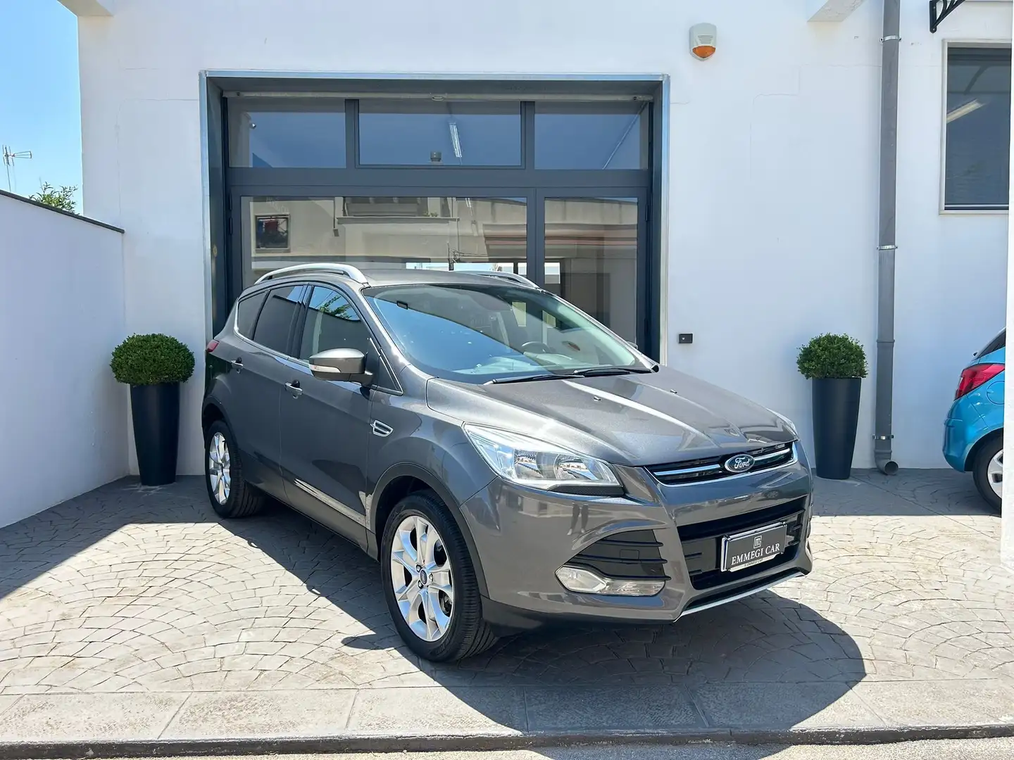 Ford Kuga 2.0 TDCI 120Cv TITANIUM NAVI/RET Km104.000-2016 Gris - 1
