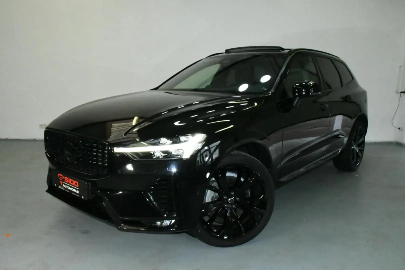 Volvo XC60 Ultim. Black AWD MASS*SITZBL*B&W*HuD*360*PANO Schwarz - 1
