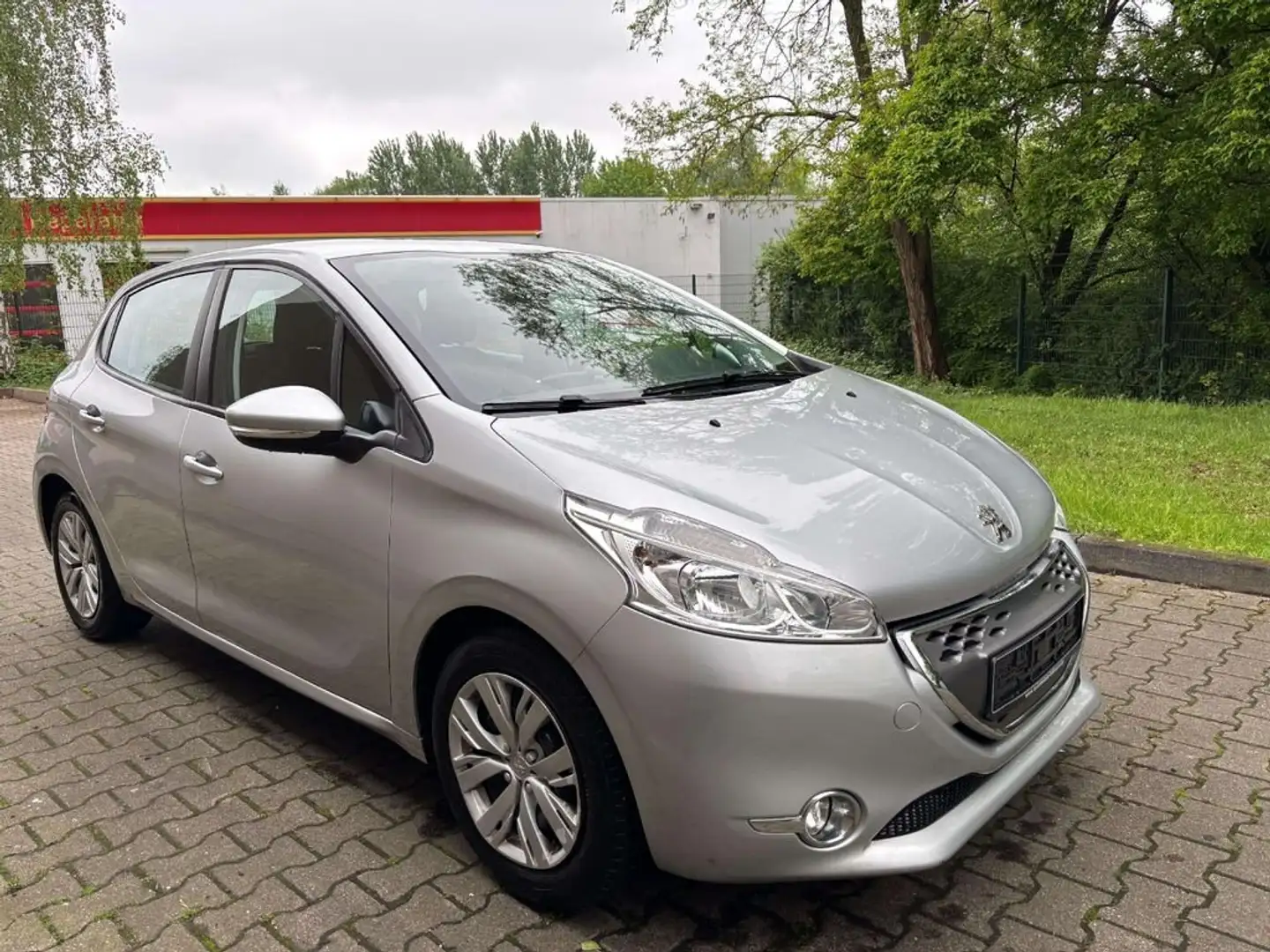 Peugeot 208 208 e-HDi 68 EGS5 Stop Gris - 1