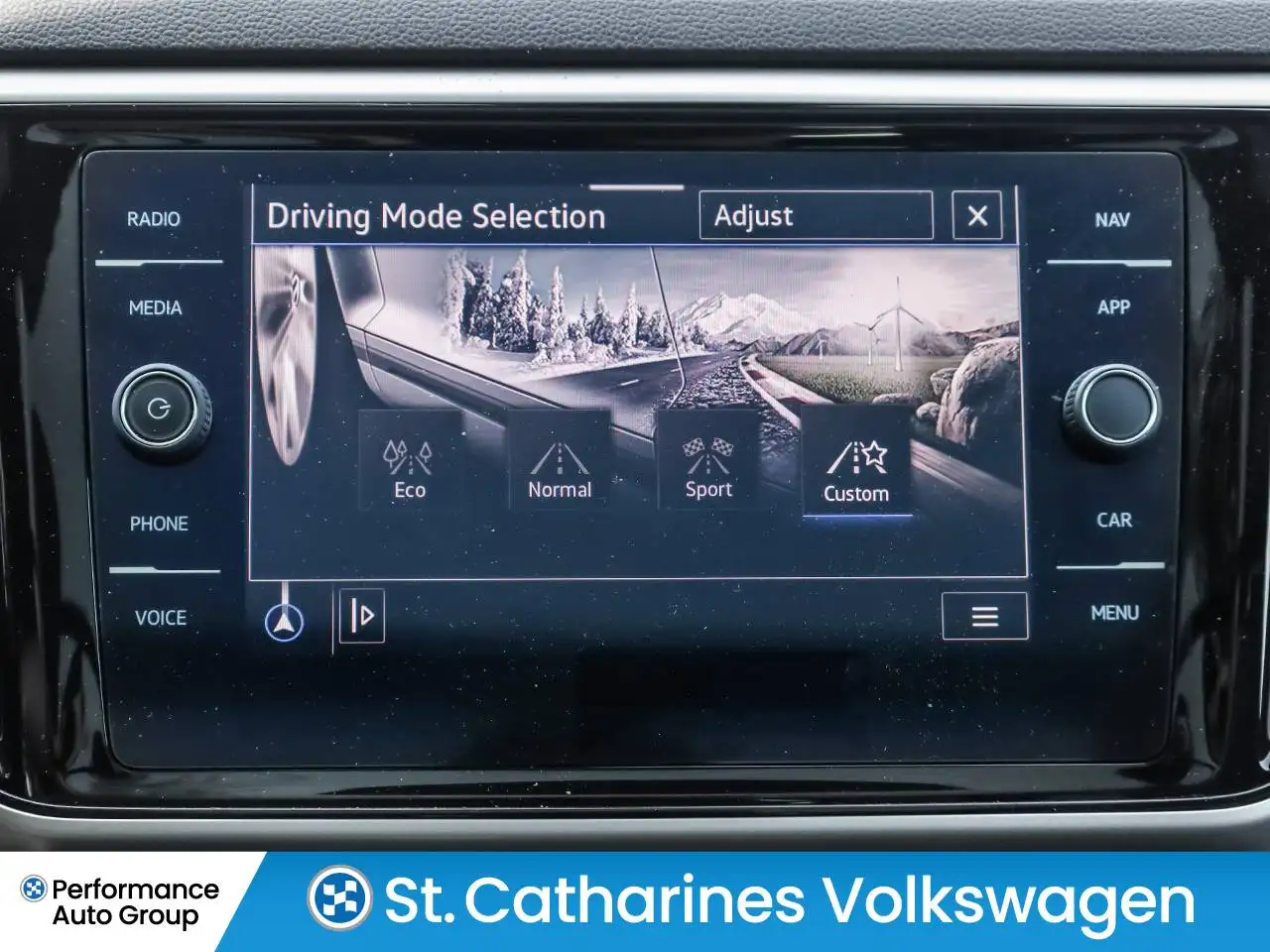 Volkswagen Atlas photo Volkswagen Atlas
