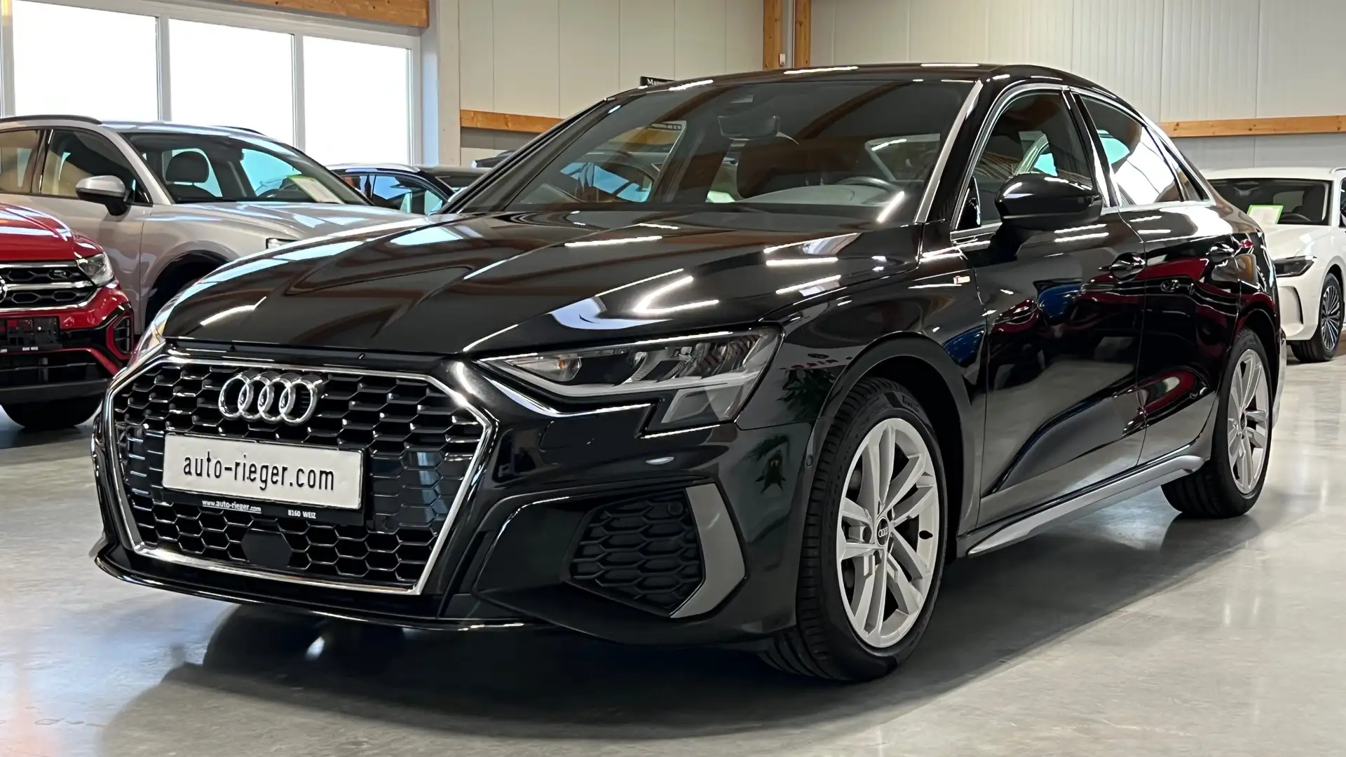 Audi A3 35 TDI s-line Kamera, ACC, Navi Schwarz - 2