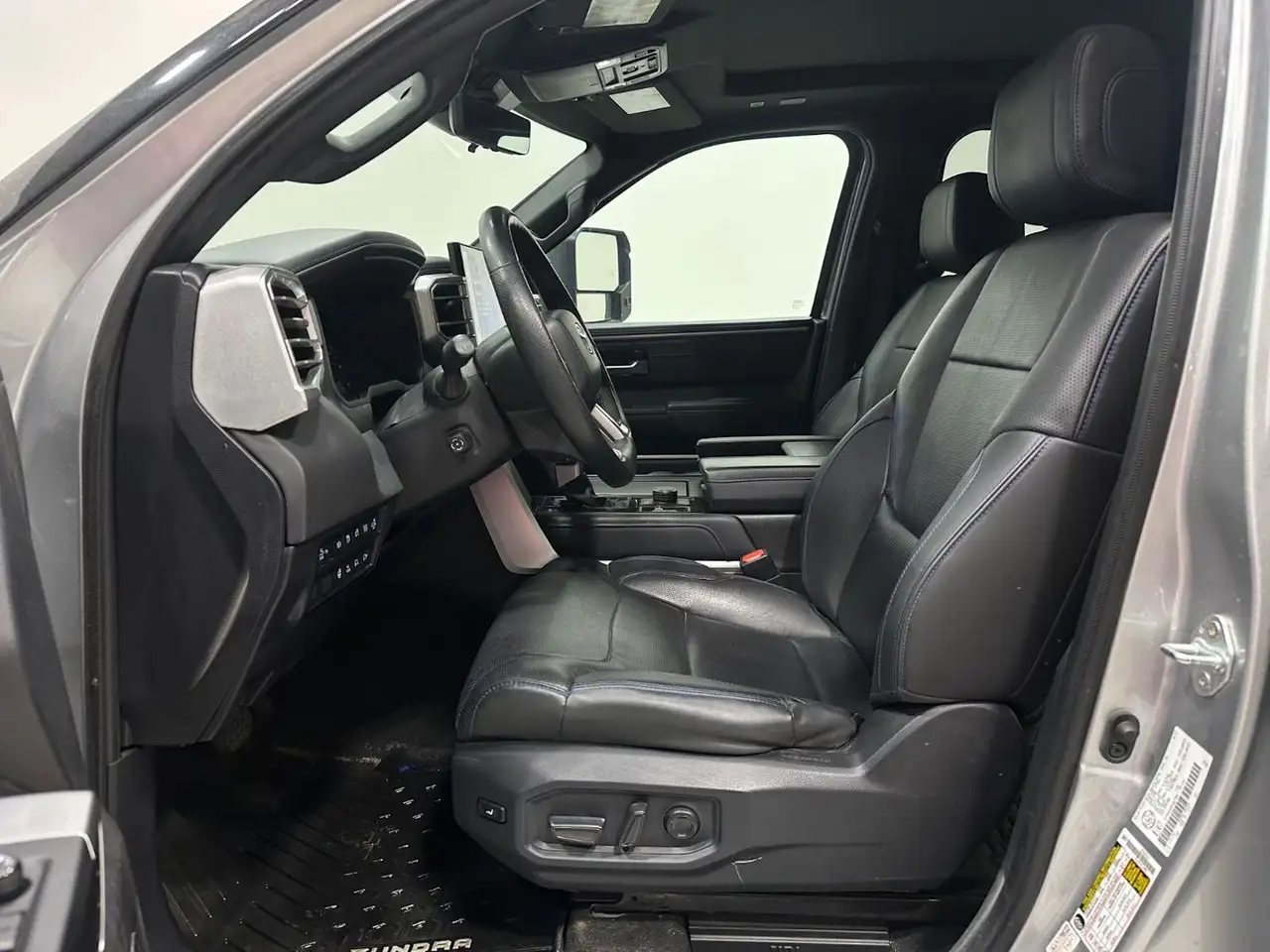Toyota Tundra снимка Toyota Tundra