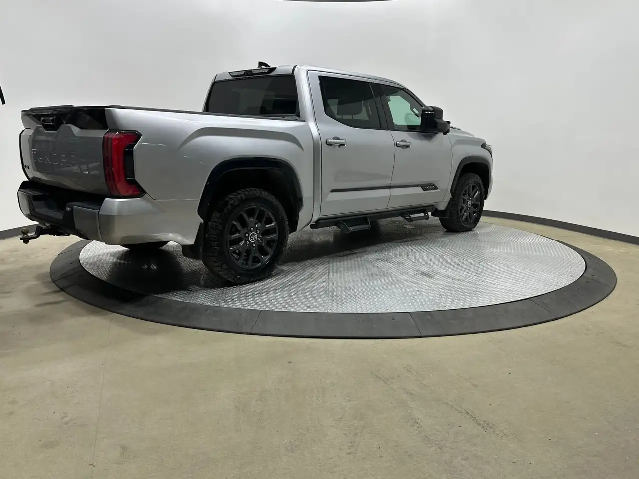 Toyota Tundra снимка Toyota Tundra