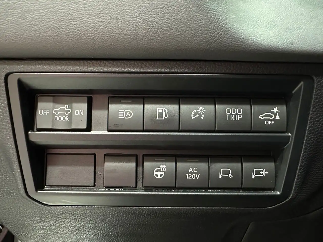 Toyota Tundra снимка Toyota Tundra