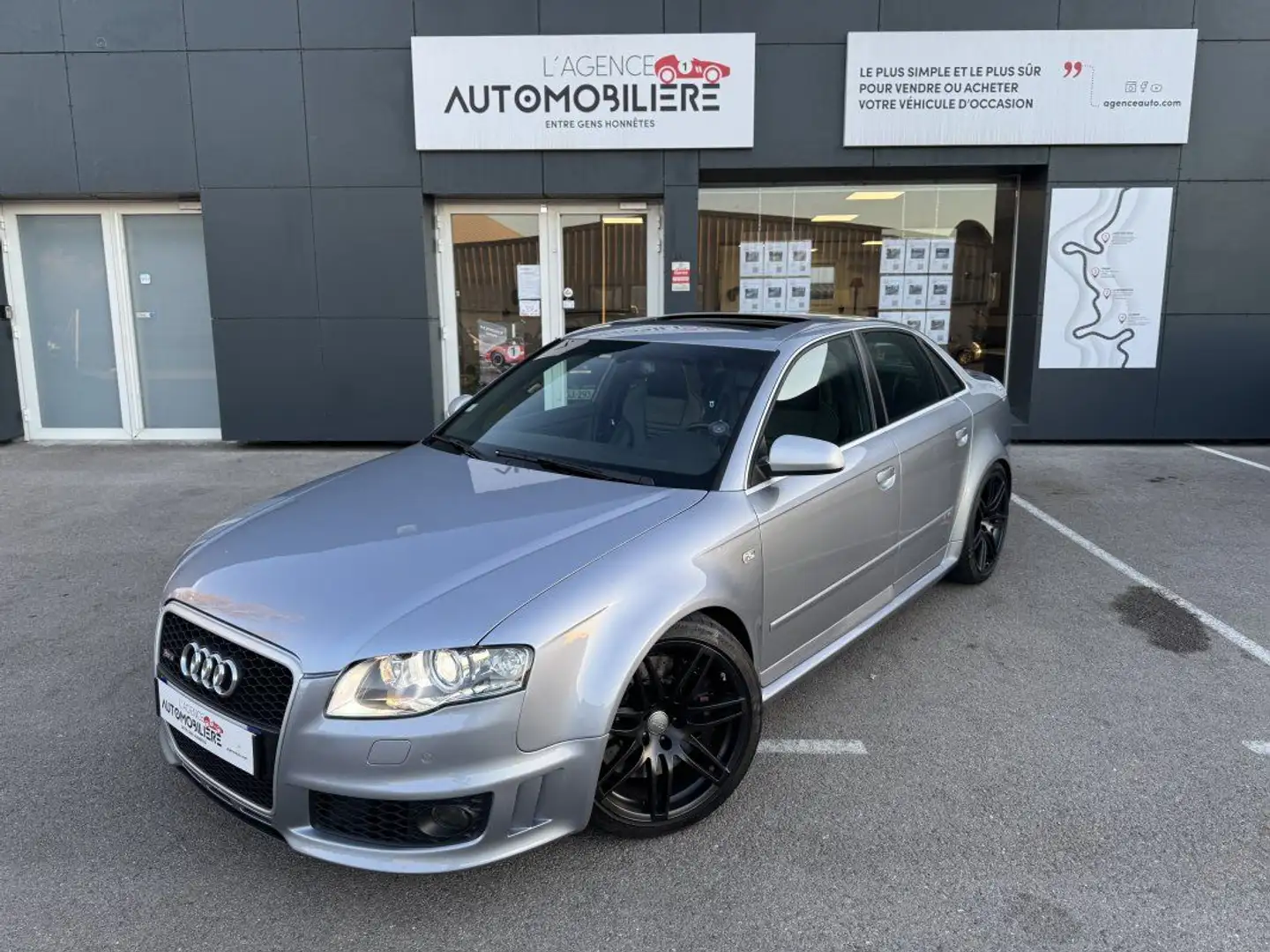 Audi RS4 4.2L FSI 420cv QUATTRO Bose Toit ouvrant Milltek Gris - 1