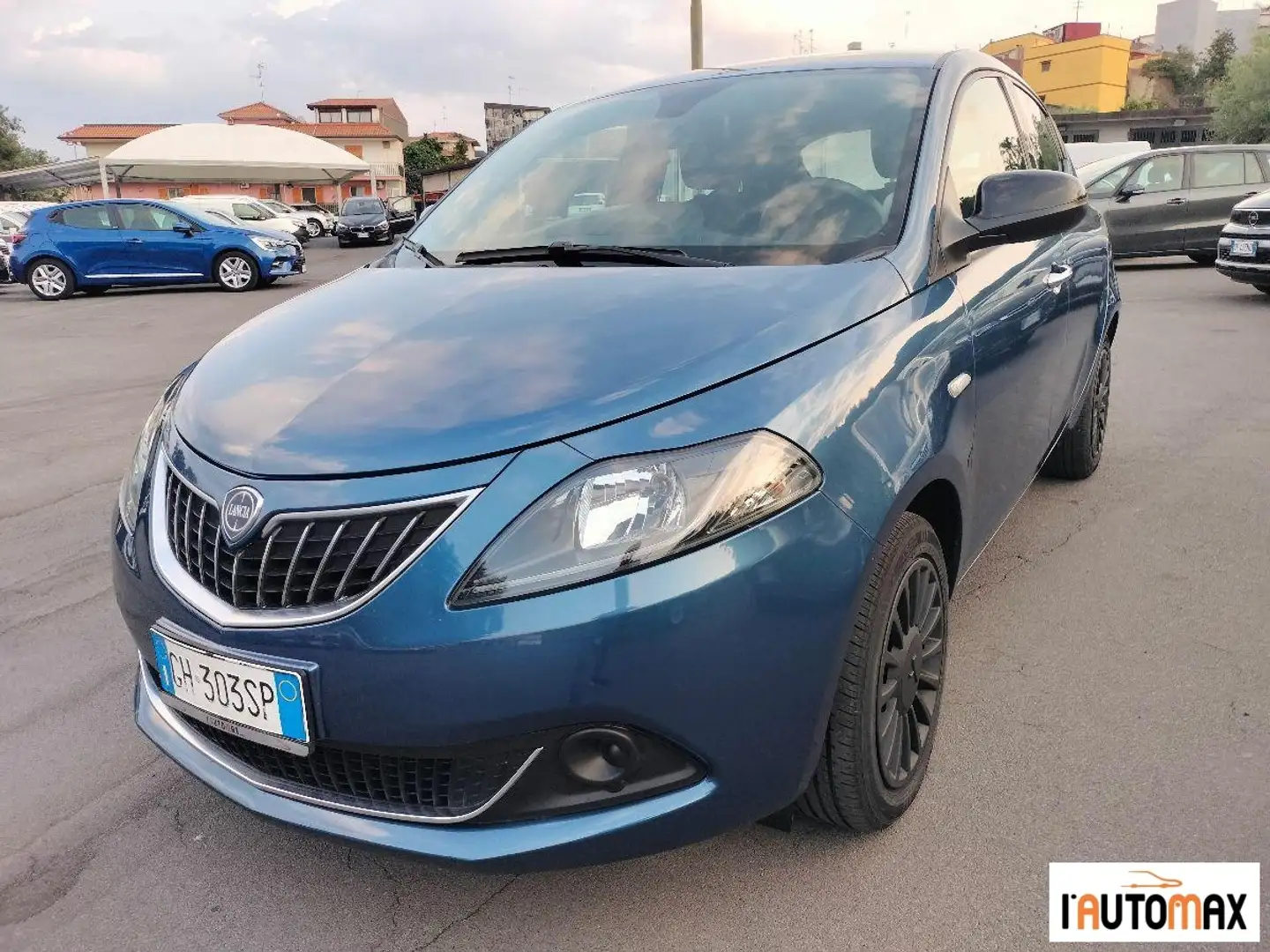Lancia Ypsilon 1.0 firefly hybrid Silver s&s 70cv Blau - 1