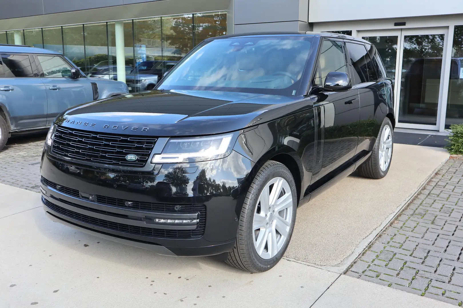 Land Rover Range Rover SWB P460e HSE AWD Auto. 25MY Noir - 1